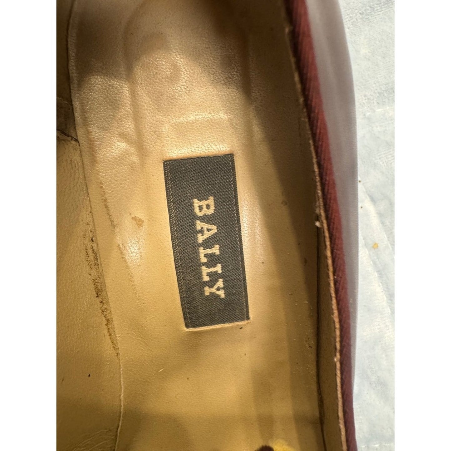 Bally Pointed Toe Heels Burgundy Leather Gold Ornament Made in Italy