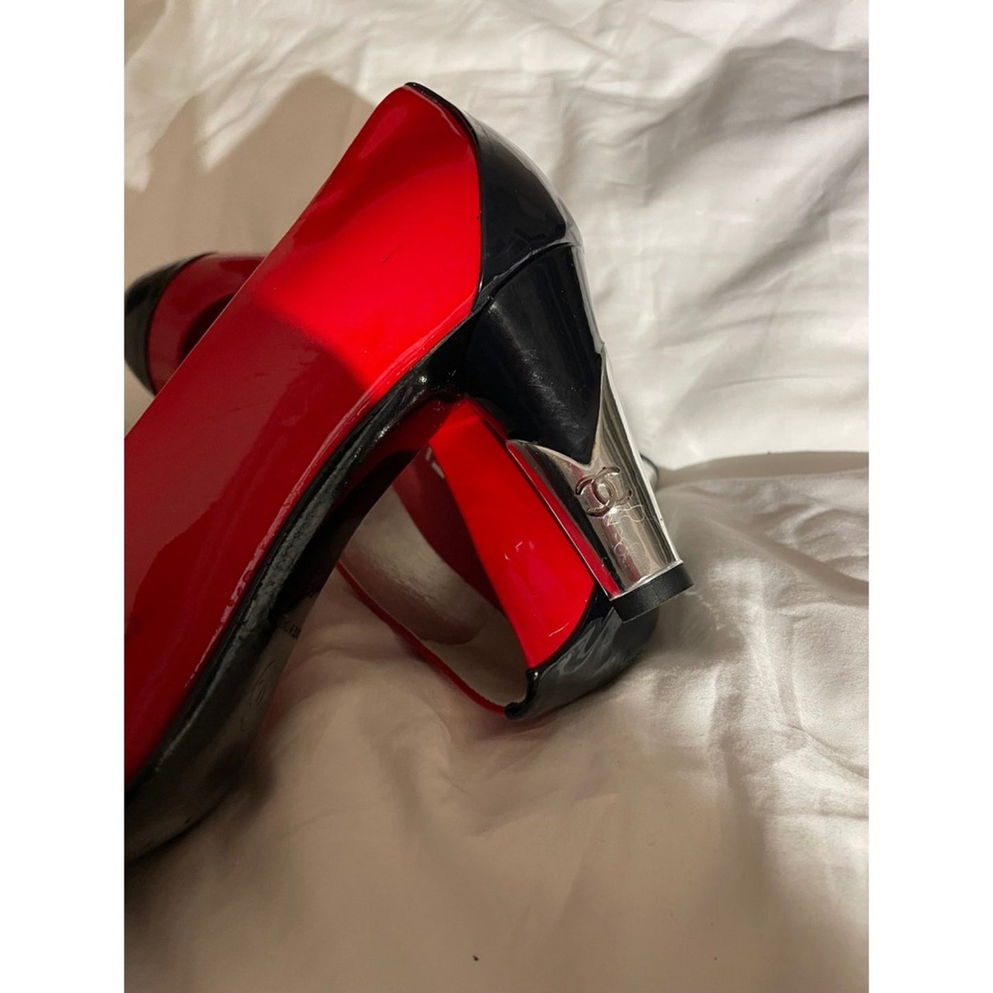 Chanel Red Patent Leather Cap Toe Heels Pumps Shoes Made in Italy Size 38/ USA 8