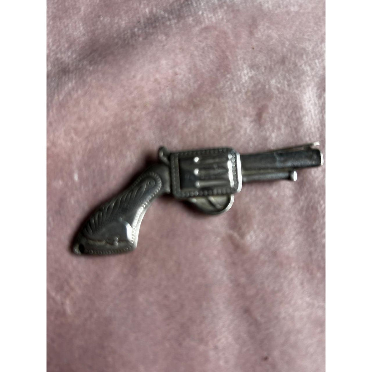 Vintage Silver-Tone Revolver Western Brooch Pin