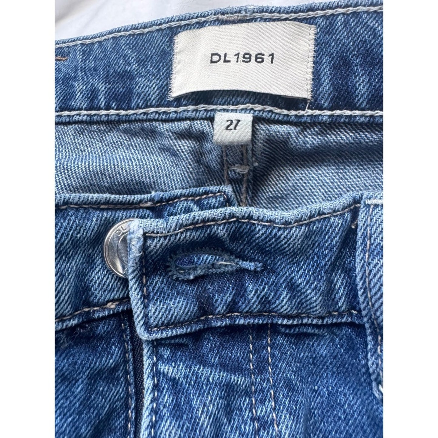 DL1961 Women's Size 27 Blue Wash Straight Leg Denim Jeans