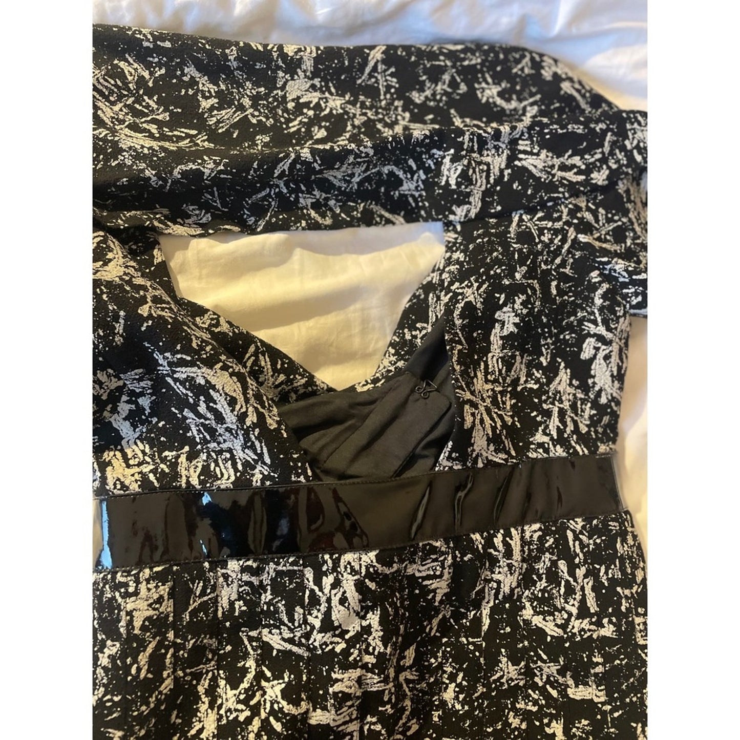 CHANEL Black & Gray Abstract Print V-Neck Cap Sleeve Belted Flare Dress size 36