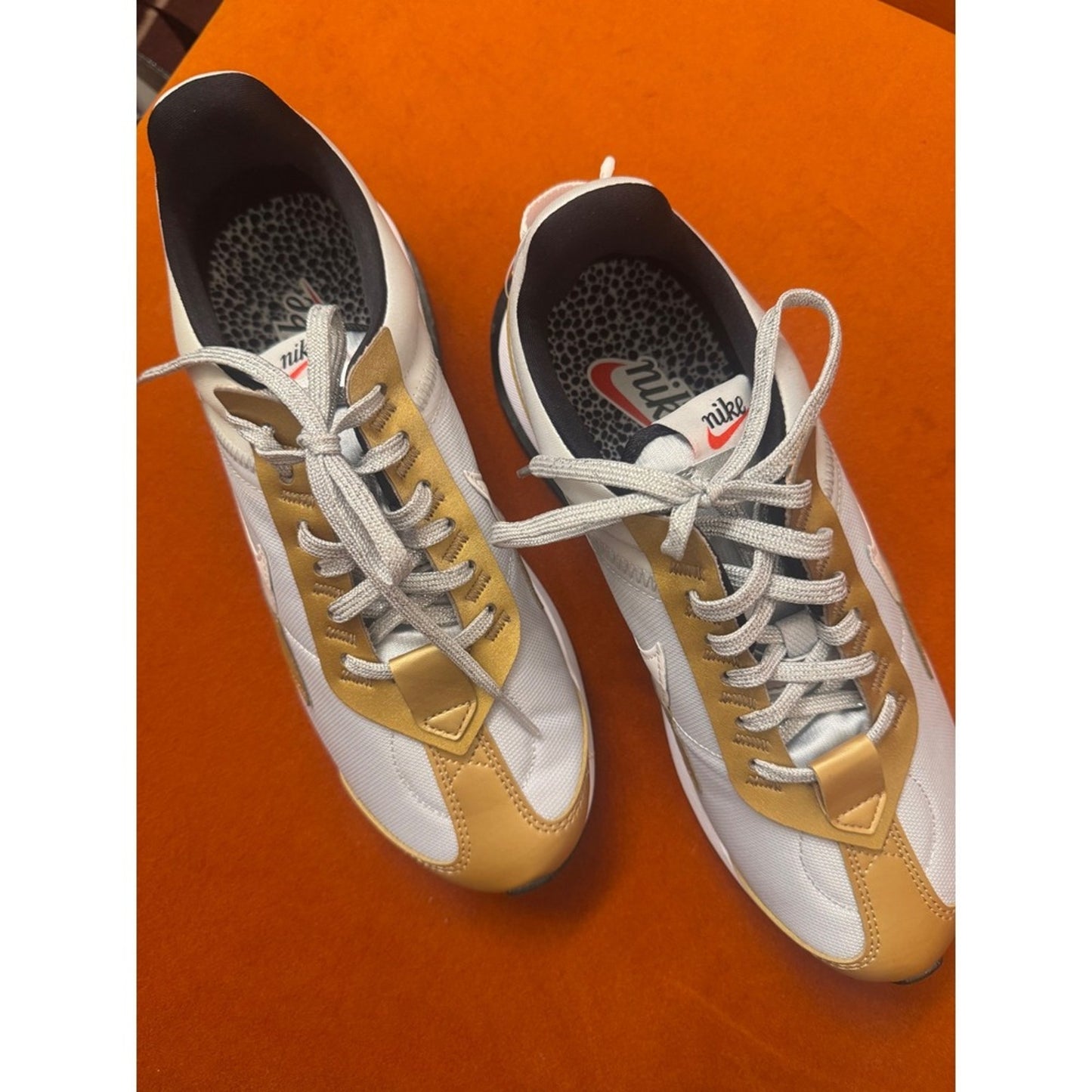 Nike Pre-Love O.X. Sneakers White Gold Running Shoes DJ6210-001 Size 8.5