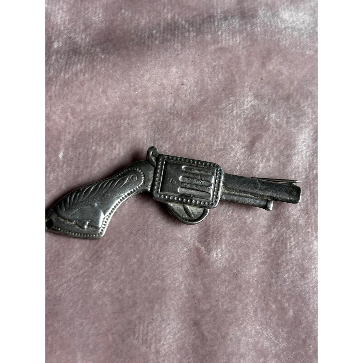 Vintage Silver-Tone Revolver Western Brooch Pin