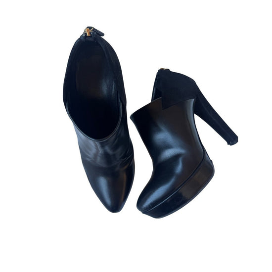 Gucci Black Leather Ankle Booties with Gold Horsebit – Made in Italy (Size 38)