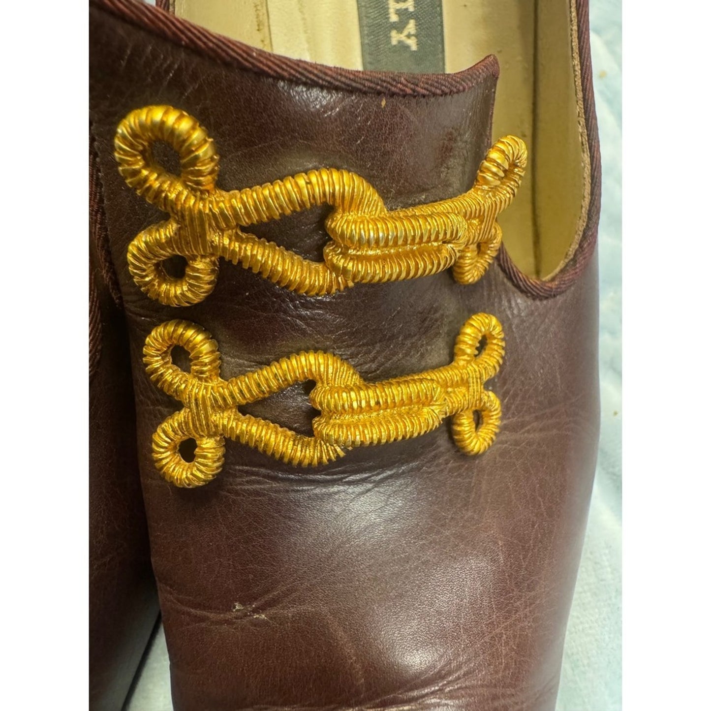 Bally Pointed Toe Heels Burgundy Leather Gold Ornament Made in Italy