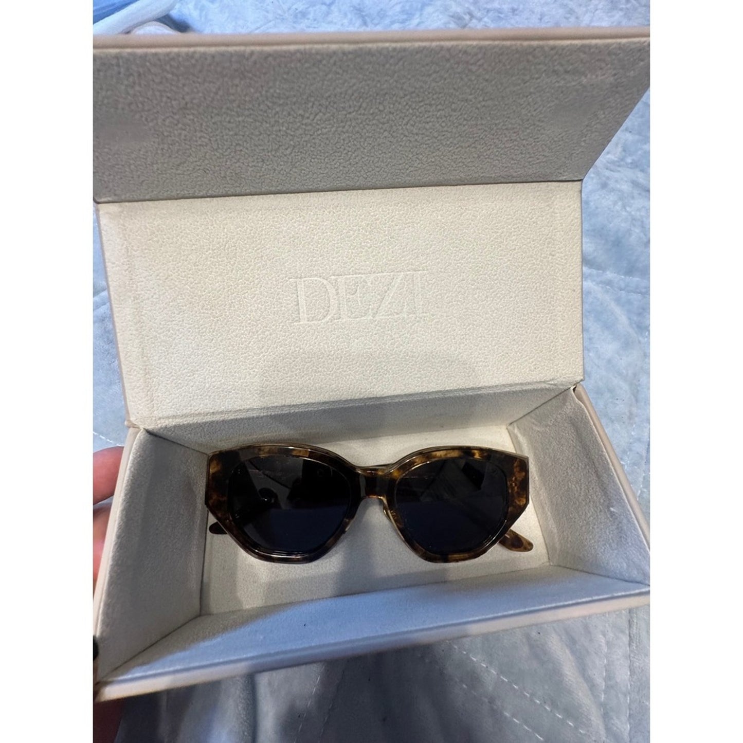 DEZI x Desi Perkins Sunglasses – Tortoiseshell Cat-Eye – Size 52-18