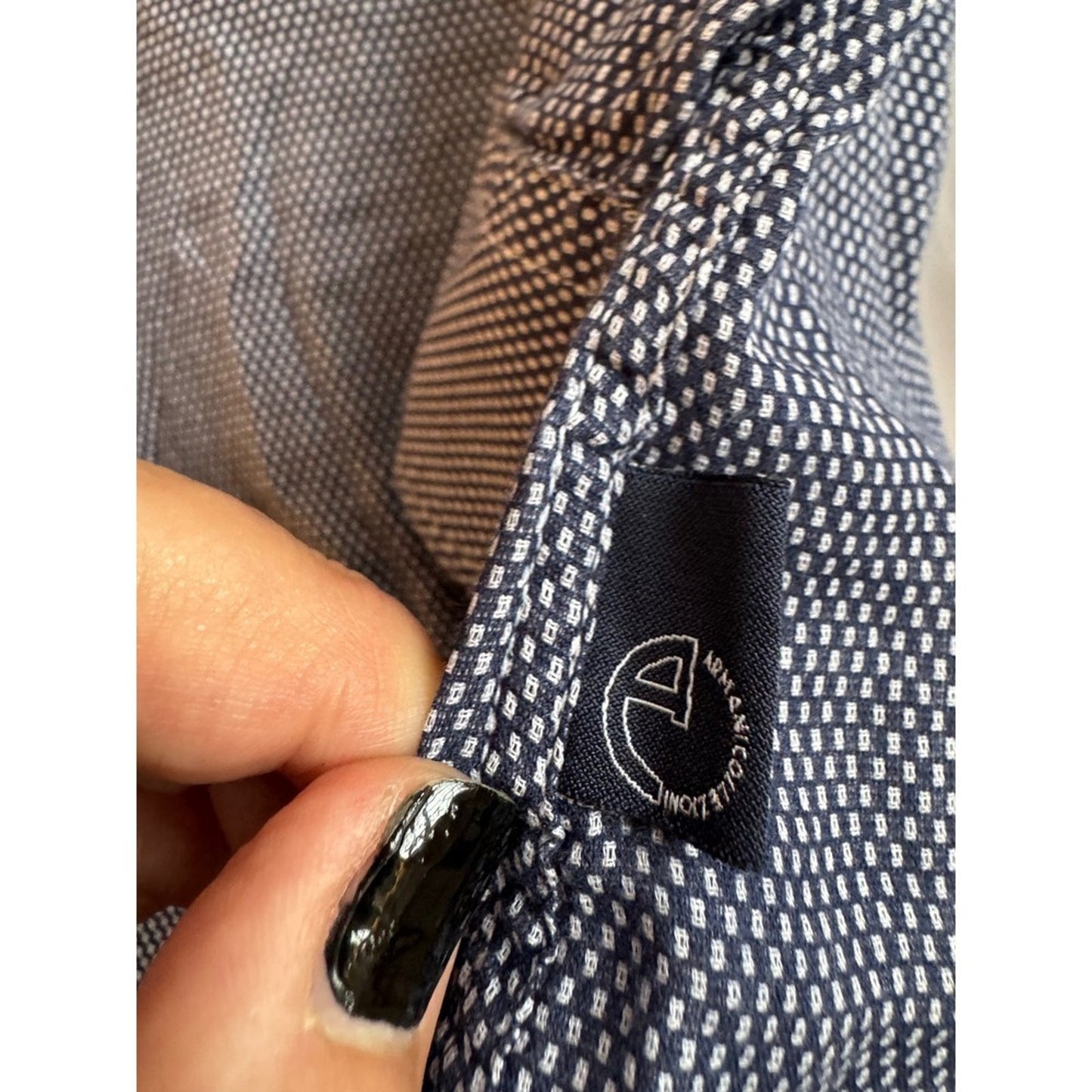 Armani Collezioni Men's Dress Shirt – Navy Micro Pattern / Size L
