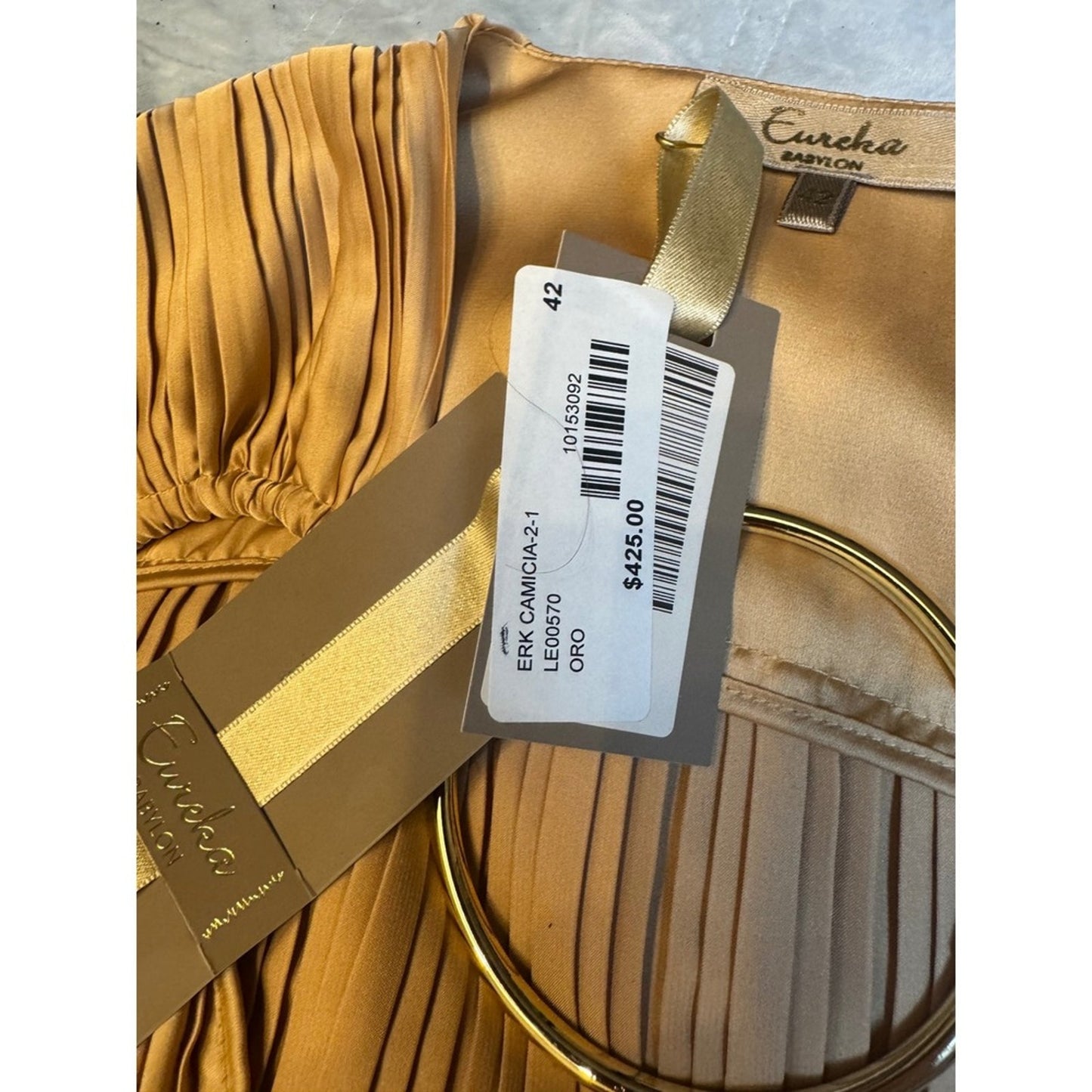 Eureka Gold Pleated Ring Detail Top – NWT – Size 42 – Retail $495
