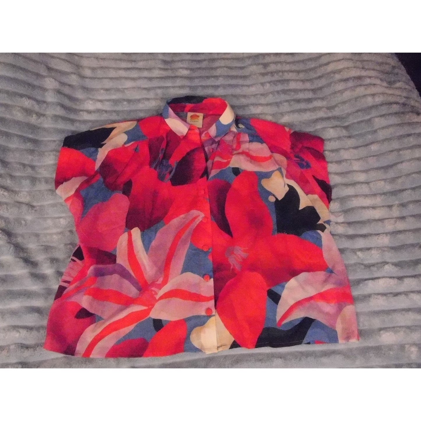 FARM RIO Button Front Blouse Red Pink Blue Floral Print Short Sleeve size S NWT