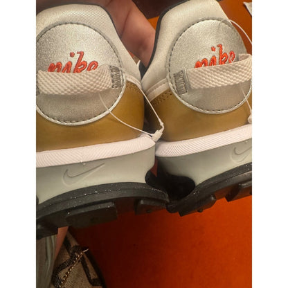 Nike Pre-Love O.X. Sneakers White Gold Running Shoes DJ6210-001 Size 8.5