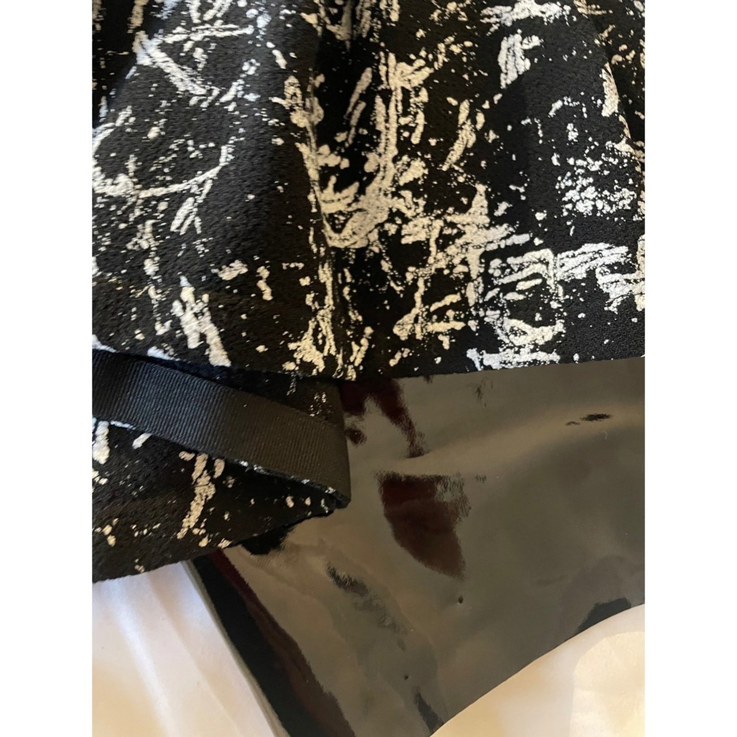 CHANEL Black & Gray Abstract Print V-Neck Cap Sleeve Belted Flare Dress size 36