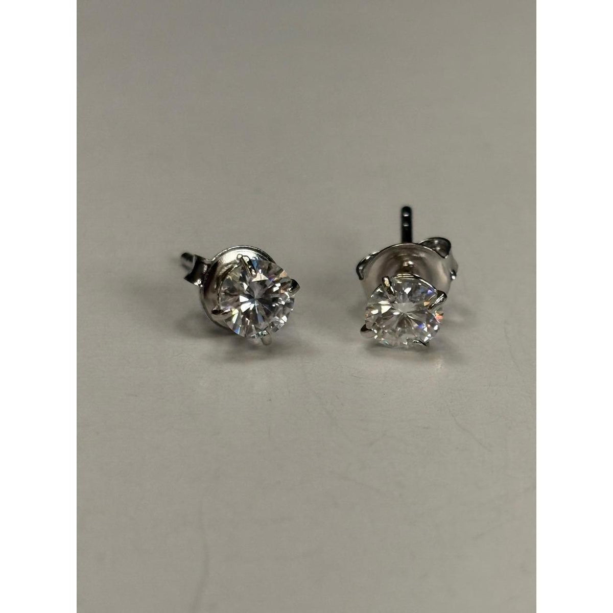 GRA Moissanite 0.5ct Round Stud Earrings Platinum-Plated Silver