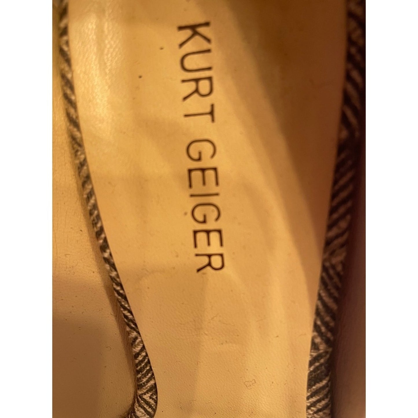 Kurt Geiger Heels Size 38 Beige Herringbone Crochet Flower Stiletto Pumps 7.5-8