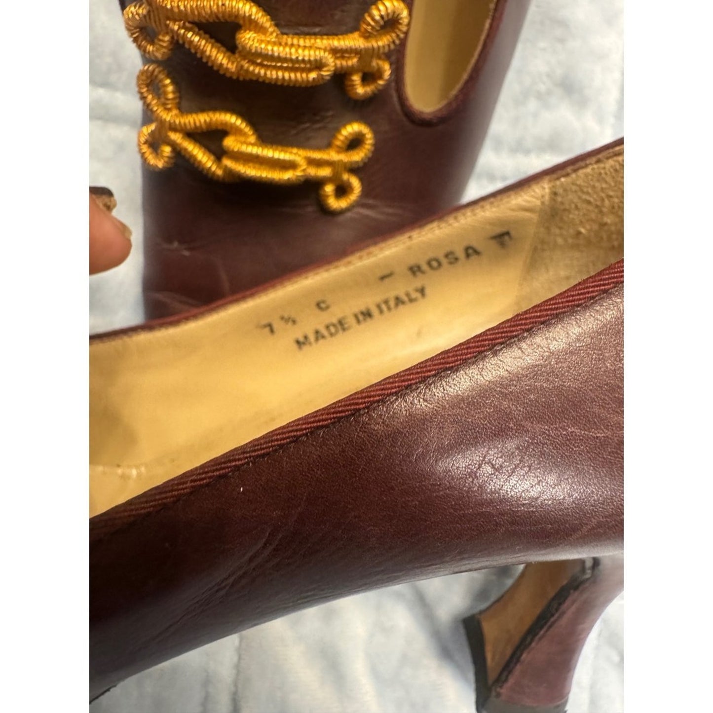 Bally Pointed Toe Heels Burgundy Leather Gold Ornament Made in Italy